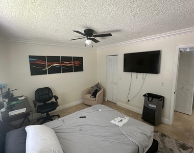 3801 Inlet Circle - Photo Thumbnail 8
