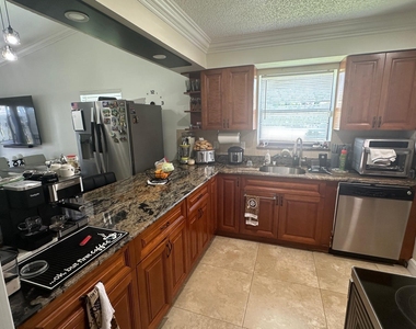 3801 Inlet Circle - Photo Thumbnail 3