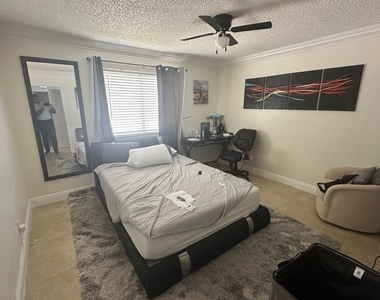 3801 Inlet Circle - Photo Thumbnail 7