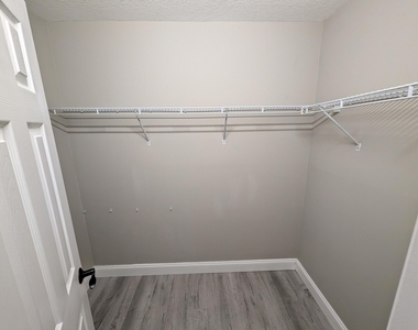 625 Coconut Avenue N - Photo Thumbnail 18