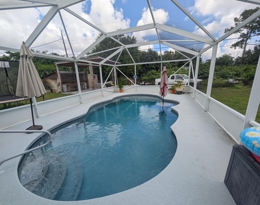 625 Coconut Avenue N - Photo Thumbnail 30
