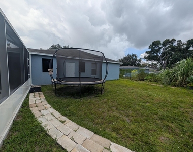 625 Coconut Avenue N - Photo Thumbnail 37