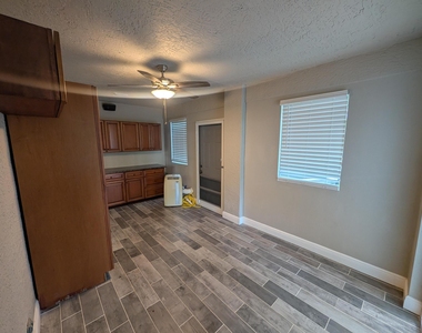 625 Coconut Avenue N - Photo Thumbnail 25