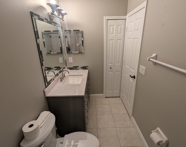 625 Coconut Avenue N - Photo Thumbnail 22