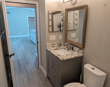625 Coconut Avenue N - Photo Thumbnail 14