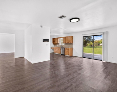 5989 Coconut Boulevard - Photo Thumbnail 5