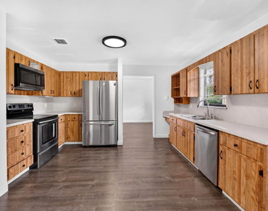 5989 Coconut Boulevard - Photo Thumbnail 7
