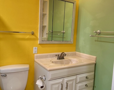 2886 Fernley Drive E - Photo Thumbnail 12