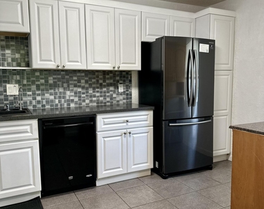 2886 Fernley Drive E - Photo Thumbnail 2