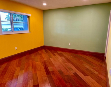 2886 Fernley Drive E - Photo Thumbnail 5