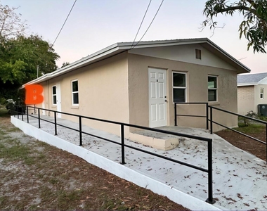 1502 Avenue I - Photo Thumbnail 5