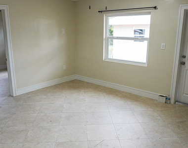 1502 Avenue I - Photo Thumbnail 1