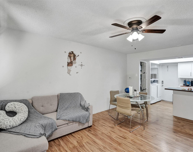 4240 Nw 21st Avenue - Photo Thumbnail 3