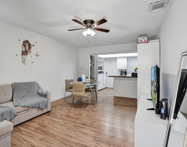 4240 Nw 21st Avenue - Photo Thumbnail 13