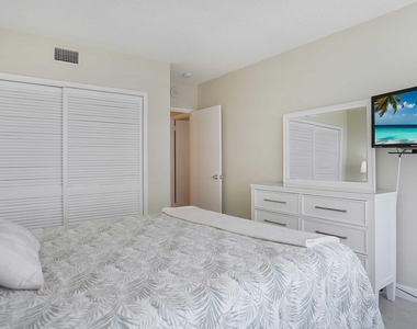 4010 Galt Ocean Drive - Photo Thumbnail 15