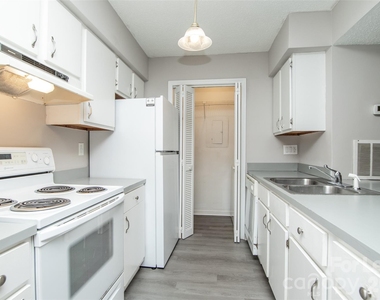 11064 Harrowfield Road - Photo Thumbnail 9