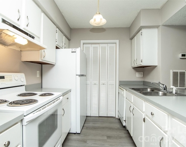 11064 Harrowfield Road - Photo Thumbnail 10