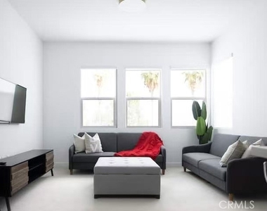 1530 S Urbana - Photo Thumbnail 4