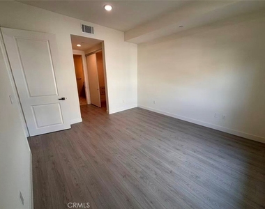 168 S Monterey St - Photo Thumbnail 6