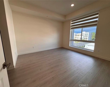 168 S Monterey St - Photo Thumbnail 5