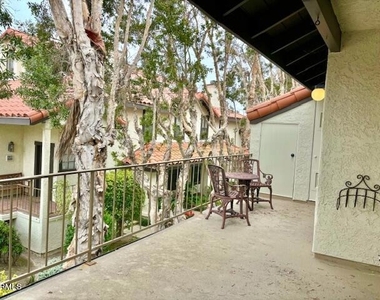 2226 Martinique Lane - Photo Thumbnail 3