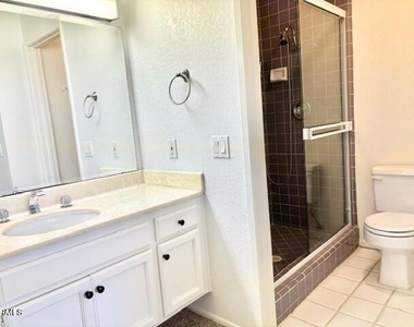 2226 Martinique Lane - Photo Thumbnail 20