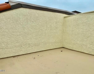 2226 Martinique Lane - Photo Thumbnail 23