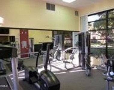 2226 Martinique Lane - Photo Thumbnail 32