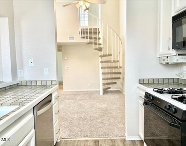 2226 Martinique Lane - Photo Thumbnail 8