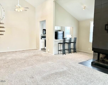 2226 Martinique Lane - Photo Thumbnail 5