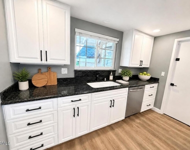3083 Jessica Street - Photo Thumbnail 2
