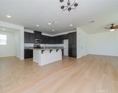 2840 S Via Belamaria - Photo Thumbnail 6
