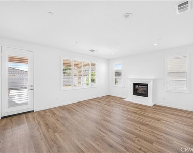 1617 Camden Court - Photo Thumbnail 13