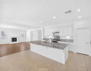 1617 Camden Court - Photo Thumbnail 8