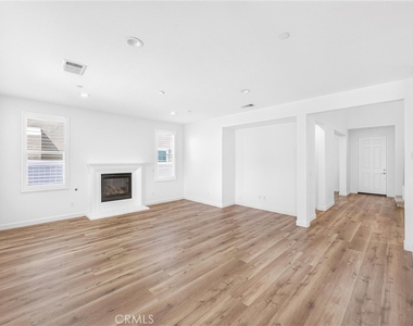 1617 Camden Court - Photo Thumbnail 12
