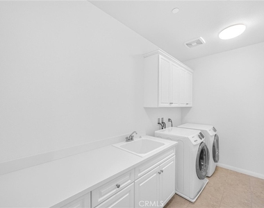 1617 Camden Court - Photo Thumbnail 31