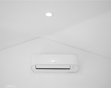 6539 N Bobbyboyar Avenue - Photo Thumbnail 9