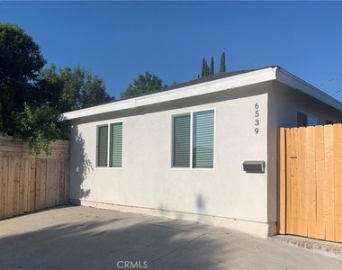 6539 N Bobbyboyar Avenue - Photo Thumbnail 1