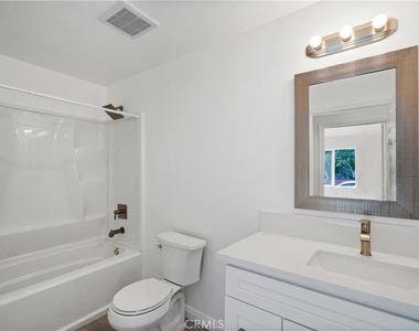 6539 N Bobbyboyar Avenue - Photo Thumbnail 7