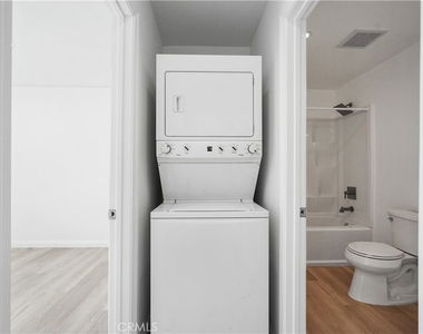 6539 N Bobbyboyar Avenue - Photo Thumbnail 10