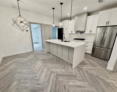 2643 Summerchase Ave - Photo Thumbnail 8
