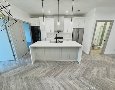 2643 Summerchase Ave - Photo Thumbnail 9