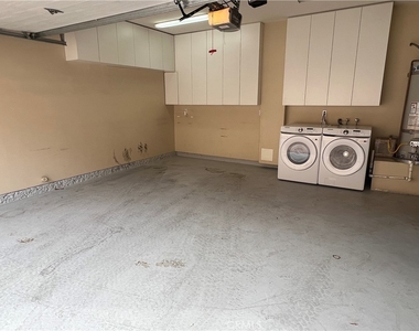 5200 White Oak Avenue - Photo Thumbnail 24