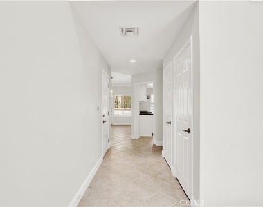 5200 White Oak Avenue - Photo Thumbnail 3