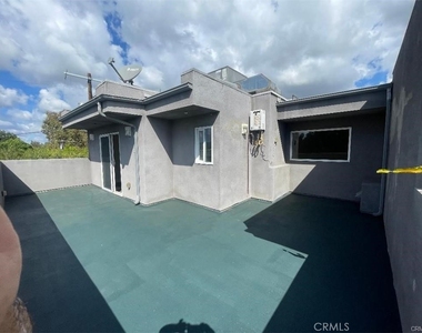 6445 Woodley Avenue - Photo Thumbnail 34