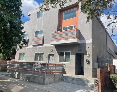 6445 Woodley Avenue - Photo Thumbnail 38