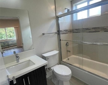 6445 Woodley Avenue - Photo Thumbnail 18
