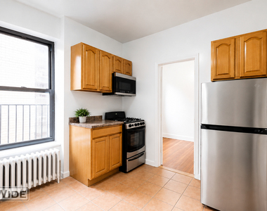 1427 York Ave. #5E - Photo Thumbnail 3