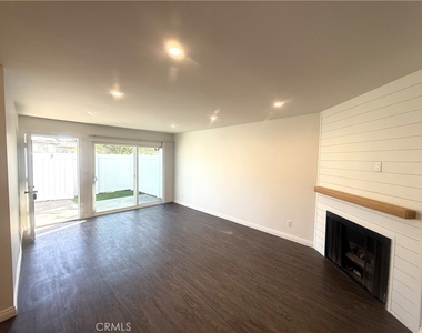 25205 Cypress Street - Photo Thumbnail 6