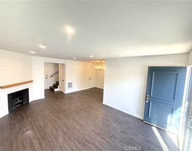 25205 Cypress Street - Photo Thumbnail 4